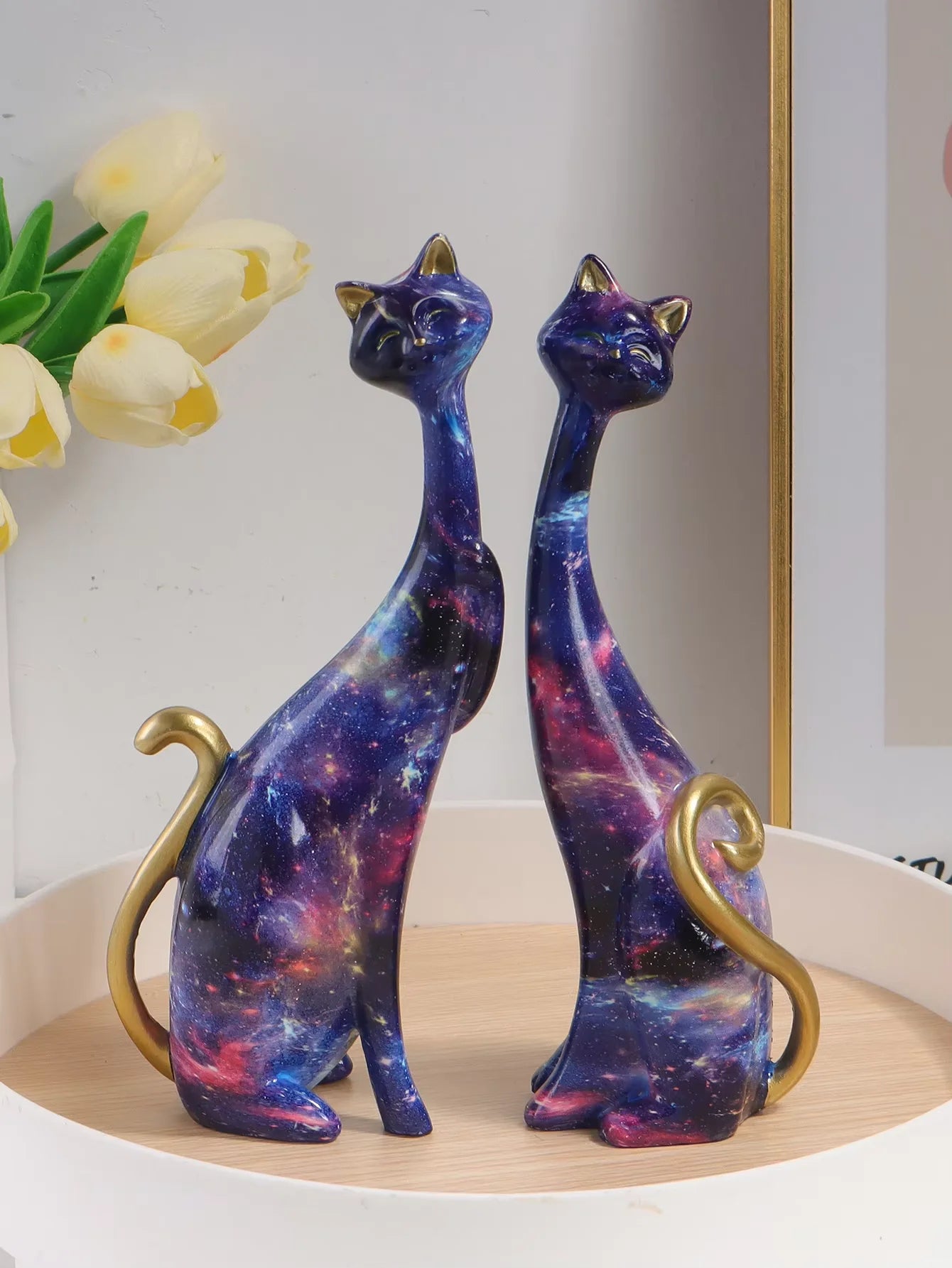 Creative Watercolor Couple Cat Sculpture Resin Material Home Decorative Artwork Bedroom Living Room Entrance Hallway Figurine
