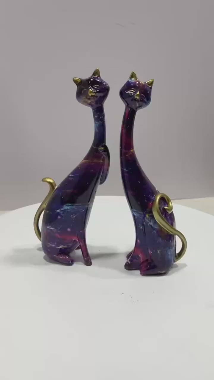 Creative Watercolor Couple Cat Sculpture Resin Material Home Decorative Artwork Bedroom Living Room Entrance Hallway Figurine